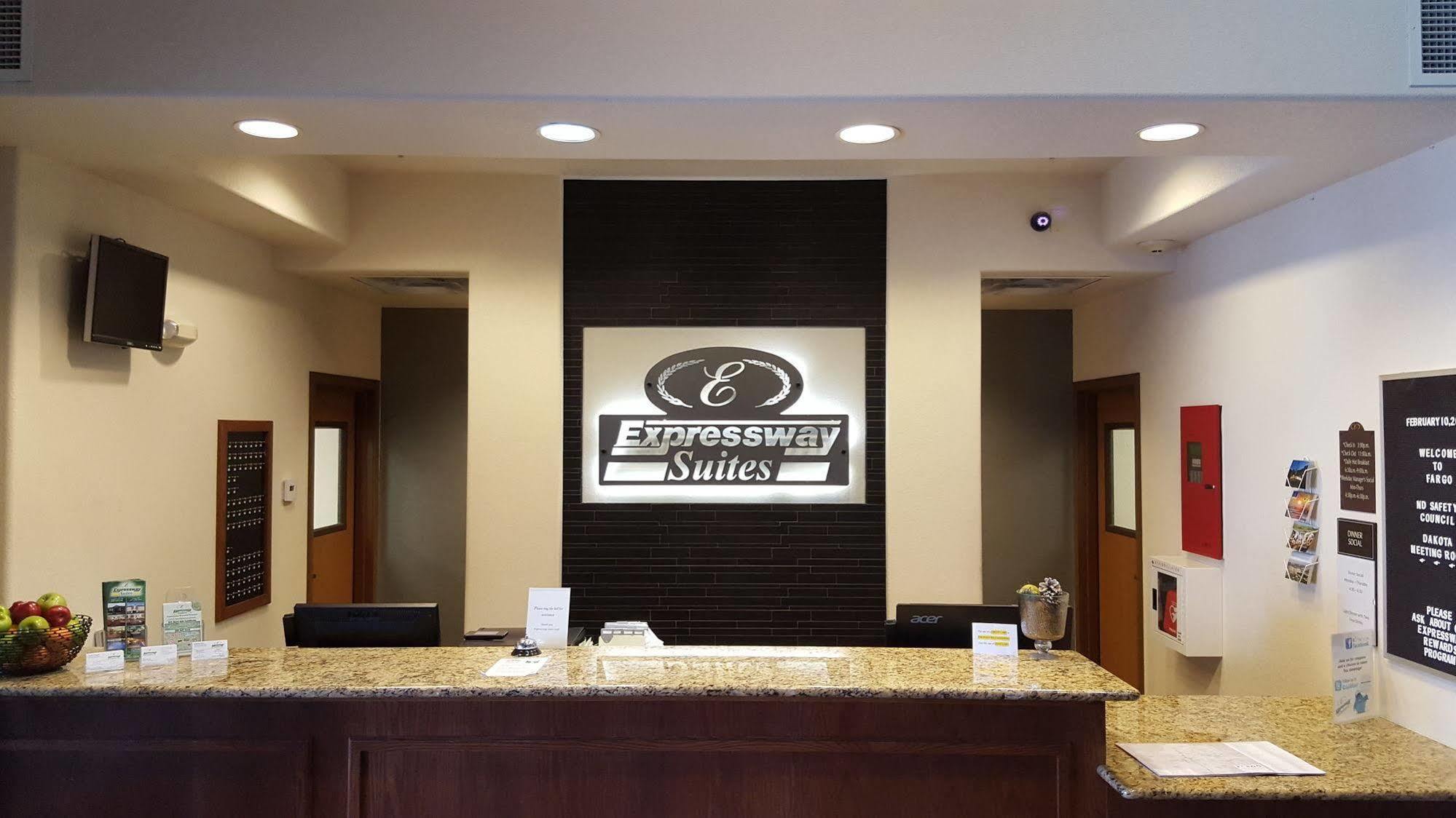 Expressway Suites Fargo Ngoại thất bức ảnh
